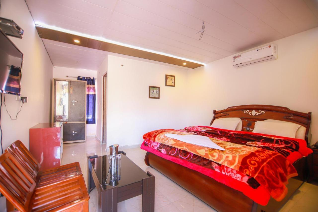 V Resorts Brv Resort Mussoorie Eksteriør billede